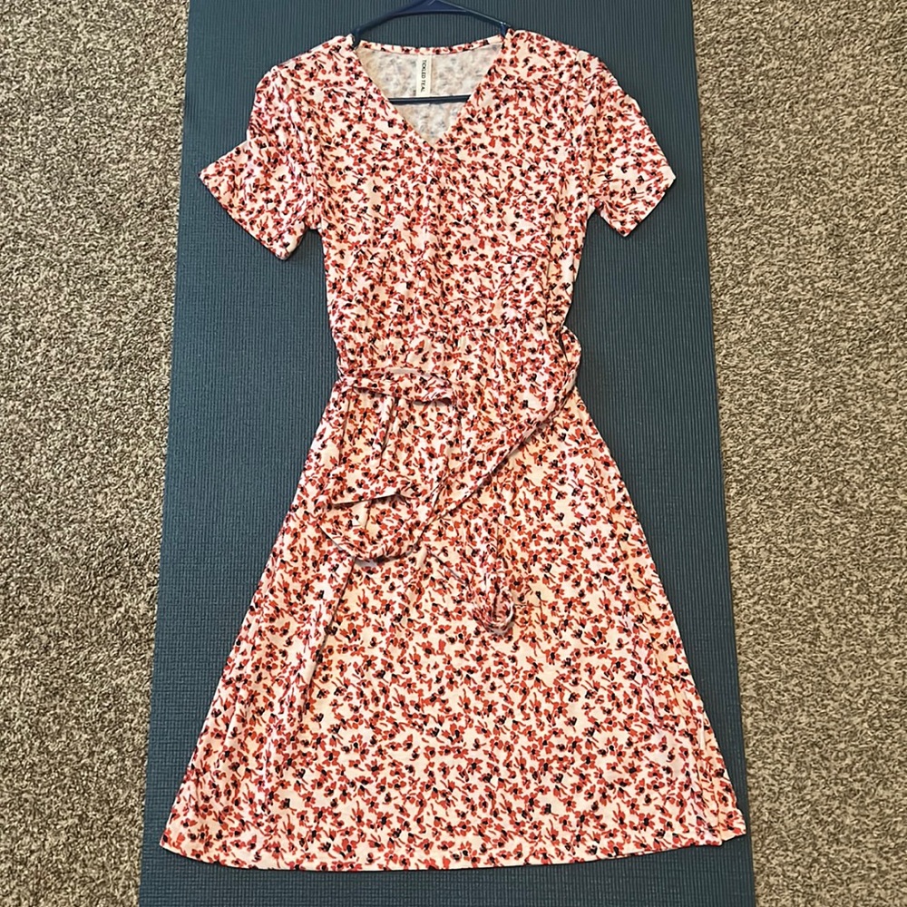 Red and white wrap flower dress
